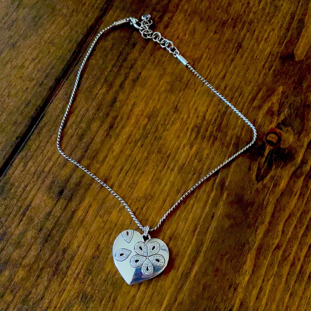 Woman’s Necklace